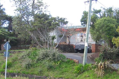 Photo of property in 94 Woodlands Park Road, Titirangi, Auckland, 0604