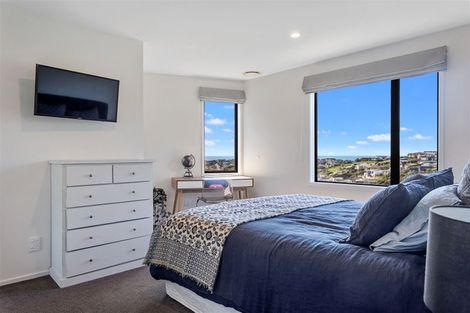 Photo of property in 17 Drayton Drive, Mount Pleasant, Christchurch, 8081