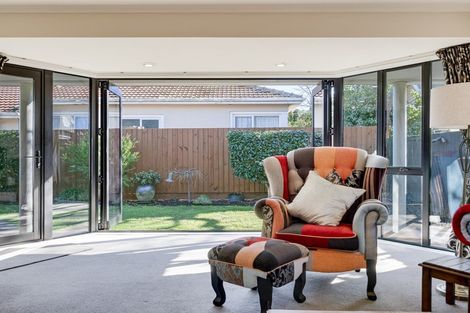 Photo of property in 2/100 Proctor Street, Papanui, Christchurch, 8053