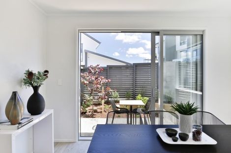 Photo of property in 10a Lyndhurst Road, Tawa, Wellington, 5028