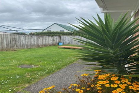 Photo of property in 2/22 Garden Terrace, Pukekohe, 2120