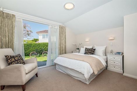 Photo of property in 1/8 Lansdowne Street, Bayswater, Auckland, 0622