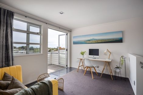 Photo of property in 9b Chilman Street, Strandon, New Plymouth, 4312
