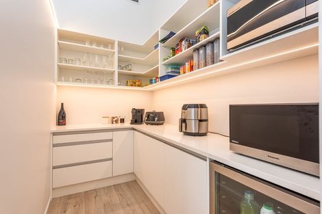 Photo of property in 14 Willowview Drive, Redwood, Christchurch, 8051