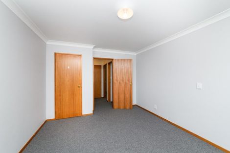 Photo of property in 4 Clendon Court, Roslyn, Palmerston North, 4414