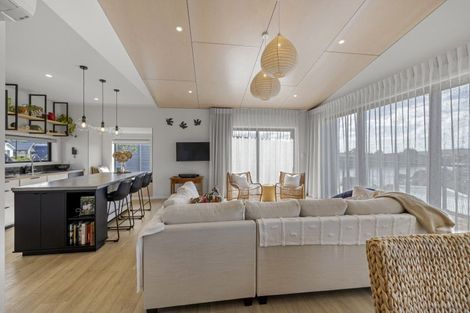 Photo of property in 15 Maataitai Road, Raglan, 3225