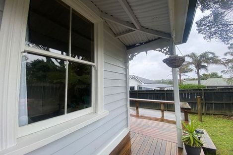 Photo of property in 2/8 Clare Place, Glenfield, Auckland, 0629