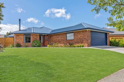 Photo of property in 5 Meridian Grove, Kelvin Grove, Palmerston North, 4414