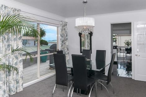 Photo of property in 2/21 The Esplanade, Eastern Beach, Auckland, 2012