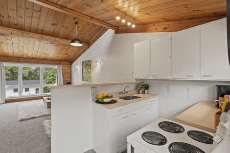 Photo of property in 2/15 Selwyn Crescent, Forrest Hill, Auckland, 0620