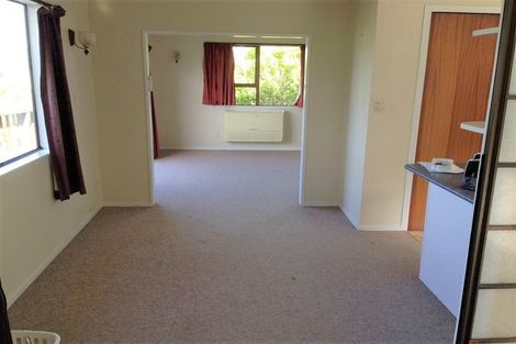 Photo of property in 19 Ladbrooke Drive, Newlands, Wellington, 6037