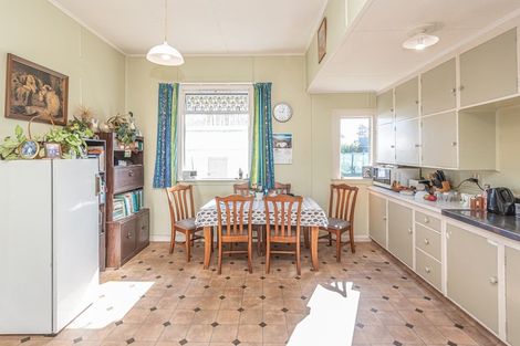Photo of property in 26 Egmont Street, Castlecliff, Whanganui, 4501