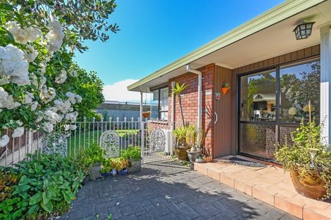 Photo of property in 2/14 Palmer Place, Parkvale, Hastings, 4122