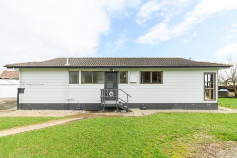 Photo of property in 33 Escort Grove, Awapuni, Palmerston North, 4412