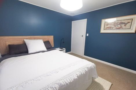 Photo of property in 28 Oak Avenue, Paremata, Porirua, 5024