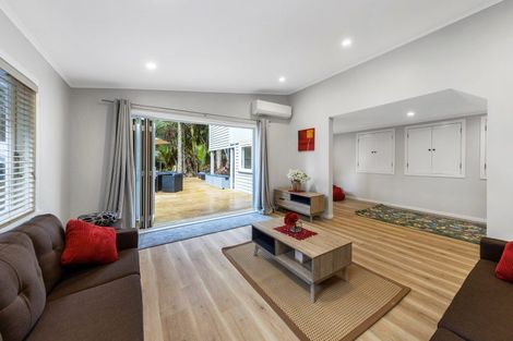 Photo of property in 45 Park Road, Titirangi, Auckland, 0604