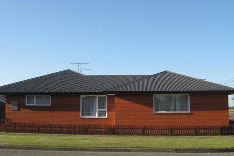 Photo of property in 2 Coleman Place, Darfield, 7510