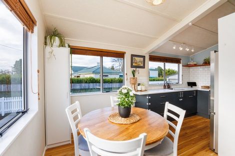 Photo of property in 10 Pirinoa Street, Feilding, 4702