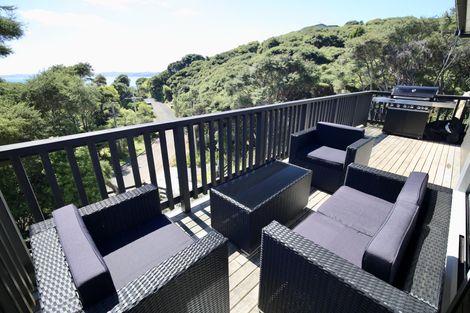 Photo of property in 33 Whaanga Road, Raglan, 3297