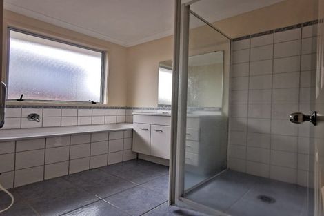 Photo of property in 3 Andover Way, Goodwood Heights, Auckland, 2105