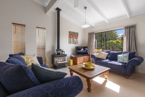 Photo of property in 1/1 Oaktree Avenue, Browns Bay, Auckland, 0630