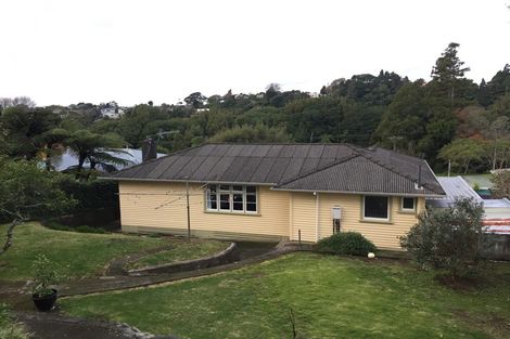 Photo of property in 128 Huatoki Street, Frankleigh Park, New Plymouth, 4310