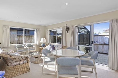 Photo of property in 130 Tuihana Drive, Papamoa Beach, Papamoa, 3118