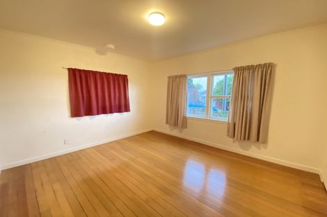 Photo of property in 1/1 Benders Avenue, Hillcrest, Auckland, 0627