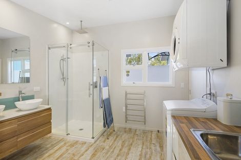 Photo of property in 26 Bayview Crescent, Duvauchelle, 7581