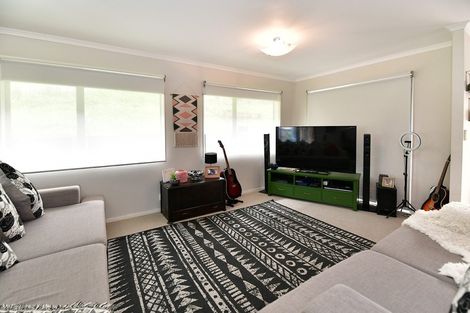 Photo of property in 27 Amberly Rise, Helensville, 0800