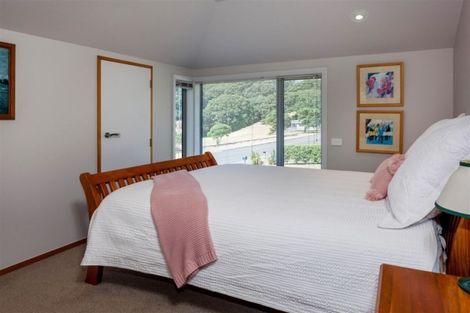 Photo of property in 115 Oratia Place, Onemana, Whangamata, 3691