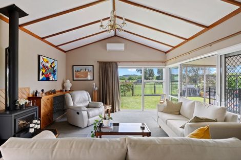 Photo of property in 33 Caesar Road, Ormond, Gisborne, 4071