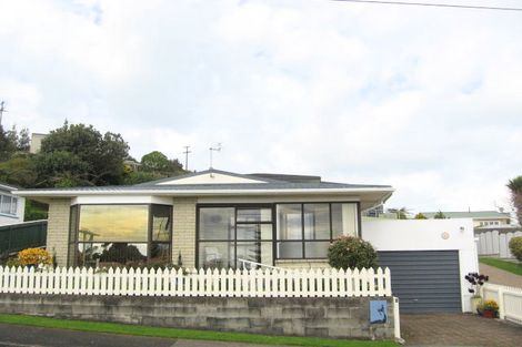 Photo of property in 4 Mount View Place, Spotswood, New Plymouth, 4310