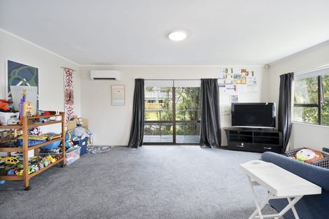 Photo of property in 2/70 Pomaria Road, Henderson, Auckland, 0610