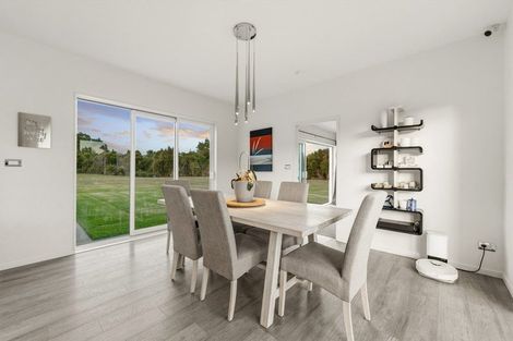 Photo of property in 1 Ngaire Close, Wainui, Silverdale, 0994