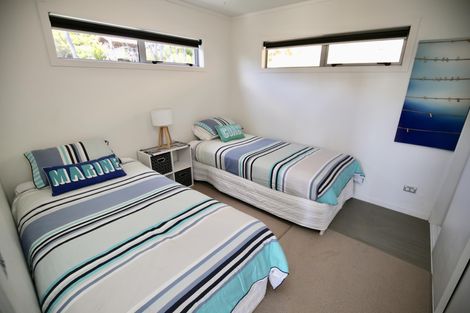 Photo of property in 33 Whaanga Road, Raglan, 3297