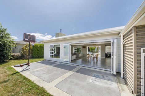 Photo of property in 4 Doncaster Court, Awapuni, Palmerston North, 4412