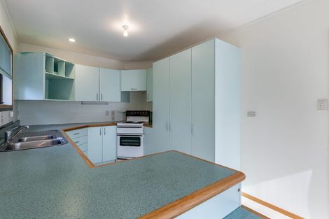 Photo of property in 9 Onedin Place, Titirangi, Auckland, 0604