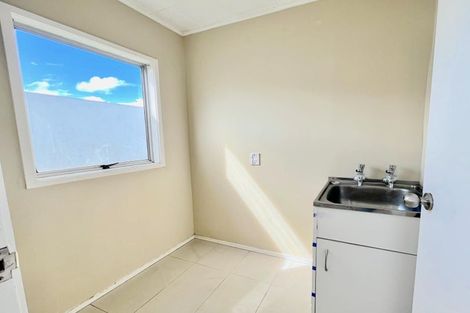 Photo of property in 70 Parrs Cross Road, Henderson, Auckland, 0612