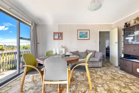 Photo of property in 9 Tiki Street, New Lynn, Auckland, 0600