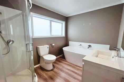 Photo of property in 16 Koru Loop, Paraparaumu, 5032