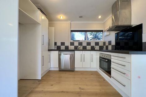 Photo of property in 2/49 Archers Road, Hillcrest, Auckland, 0629