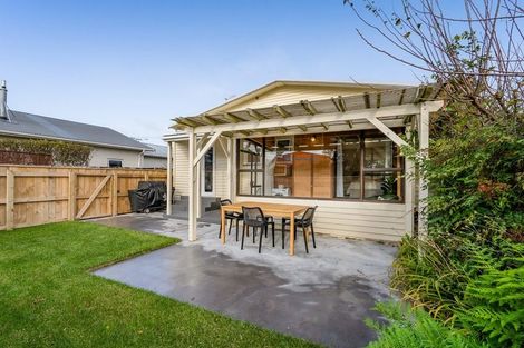 Photo of property in 42 Gaine Street, New Plymouth, 4310