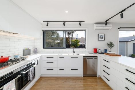 Photo of property in 11 Ashbourne Street, Burnside, Christchurch, 8053