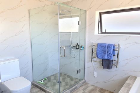 Photo of property in 49 Umu Place, Mangere, Auckland, 2022