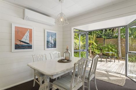 Photo of property in 2/71 Saddleback Rise, Murrays Bay, Auckland, 0630