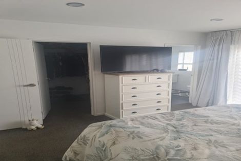 Photo of property in 20 Papa Orchard Drive, Kumeu, 0810