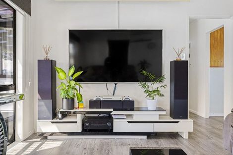 Photo of property in 1/541 Swanson Road, Ranui, Auckland, 0612