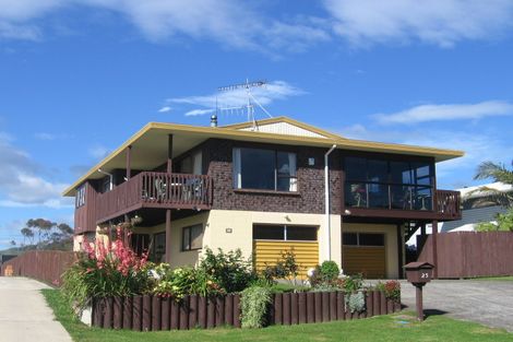 Photo of property in 25 Mayor View Terrace, Waihi Beach, 3611