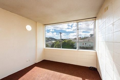 Photo of property in Beresford Apartments, 16/118 Russell Terrace, Berhampore, Wellington, 6023